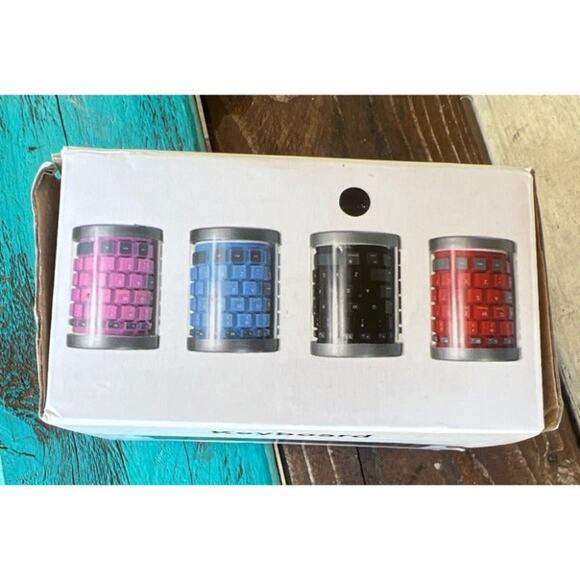 New In Box Smart Tech Portable Bluetooth Wireless Mini Key Board - Picture 2 of 6